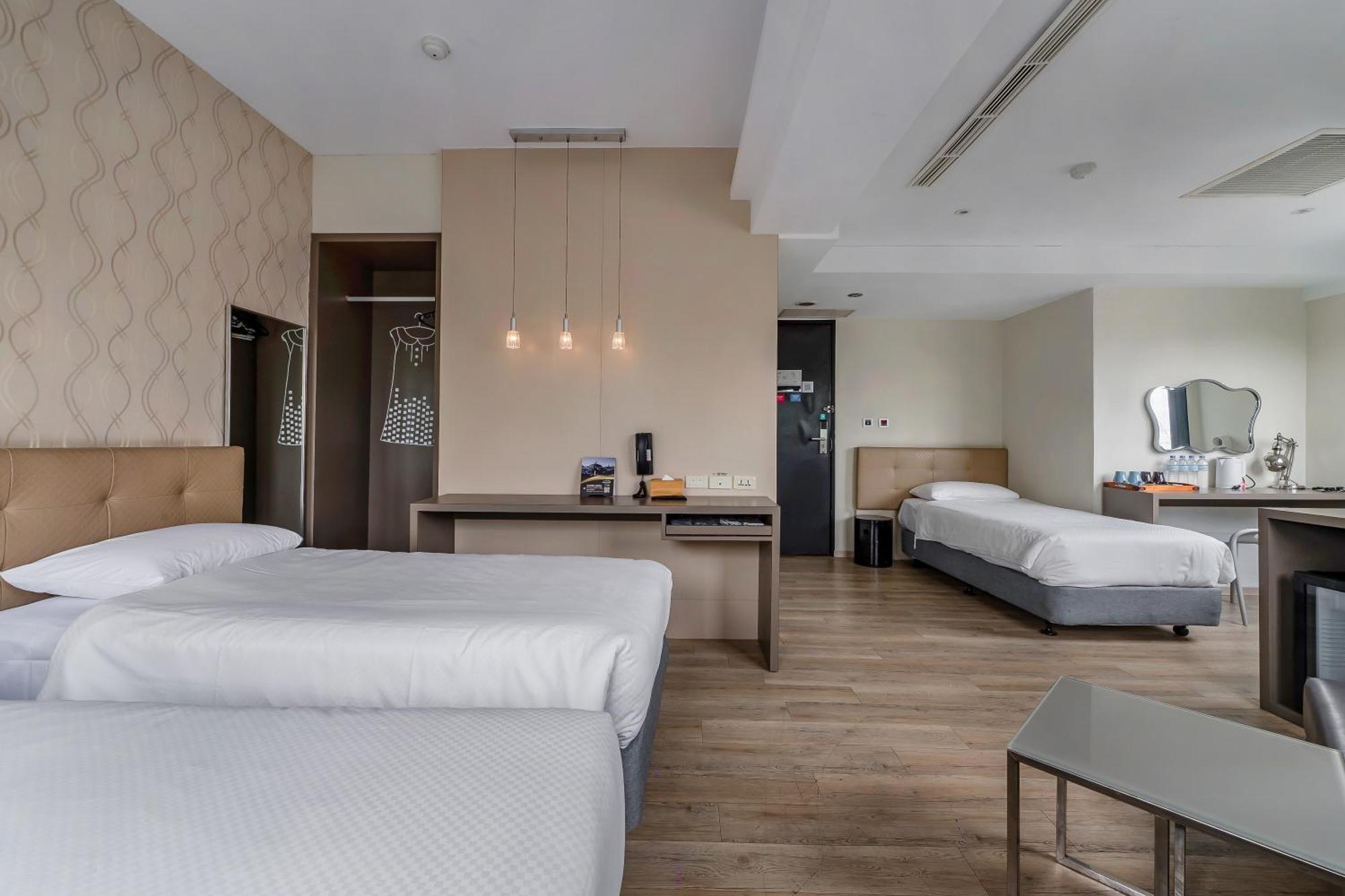 Check Inn Express Kaohsiung Love River Luaran gambar