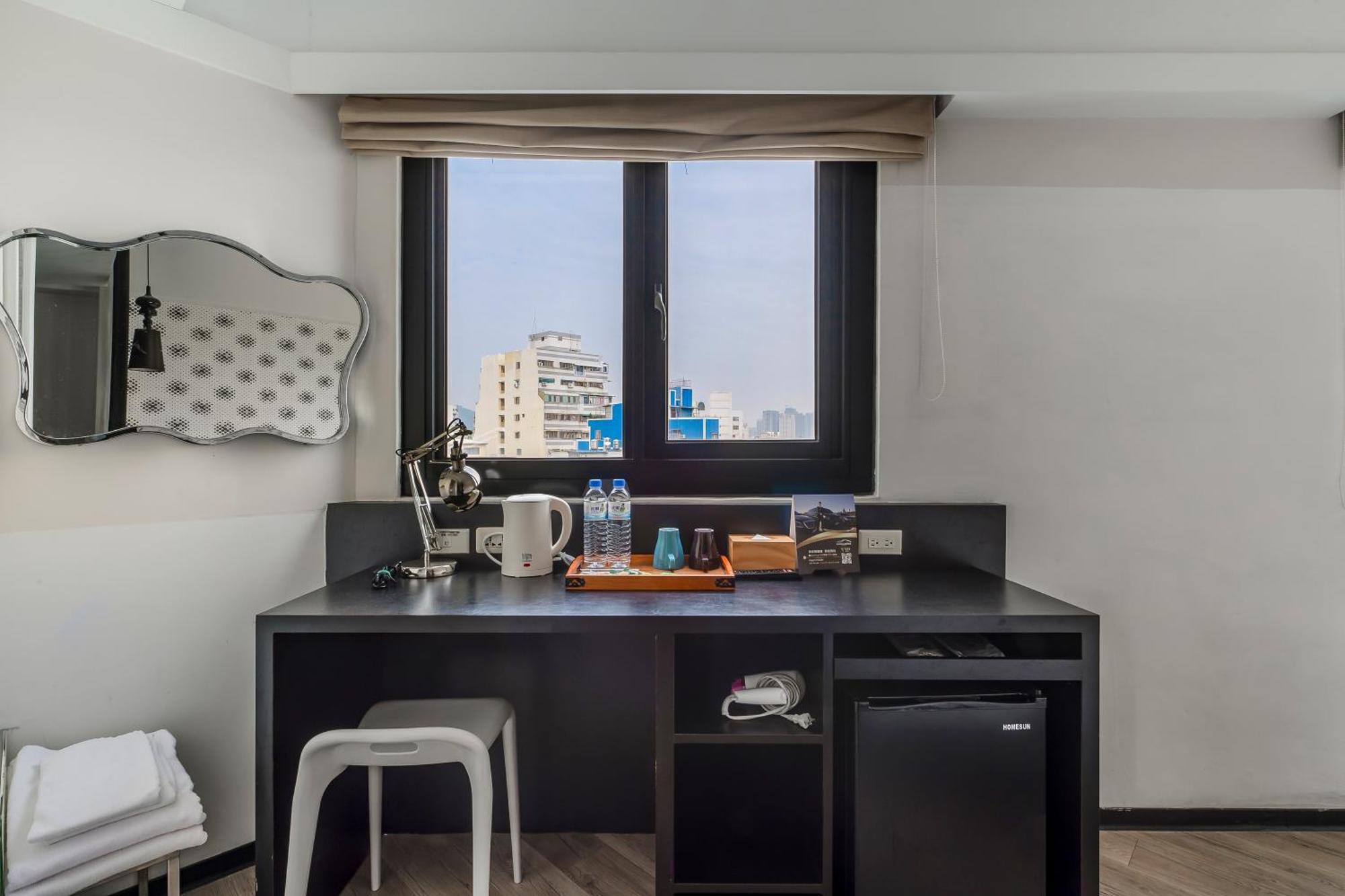Check Inn Express Kaohsiung Love River Luaran gambar